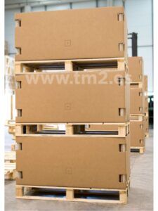 cajas de cartón apiladas y paletizadas